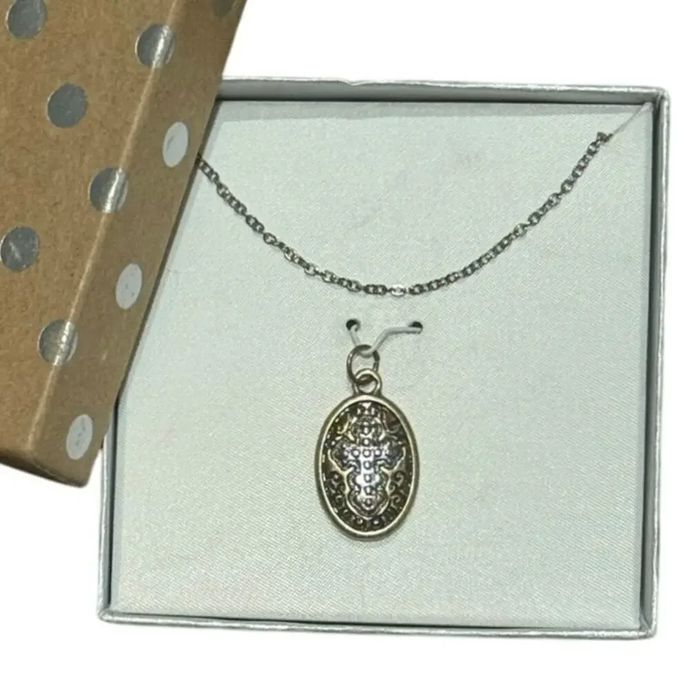 Holy Cross Oval Pendant Necklace NIB Silver Chain Christian Gift Unmarked